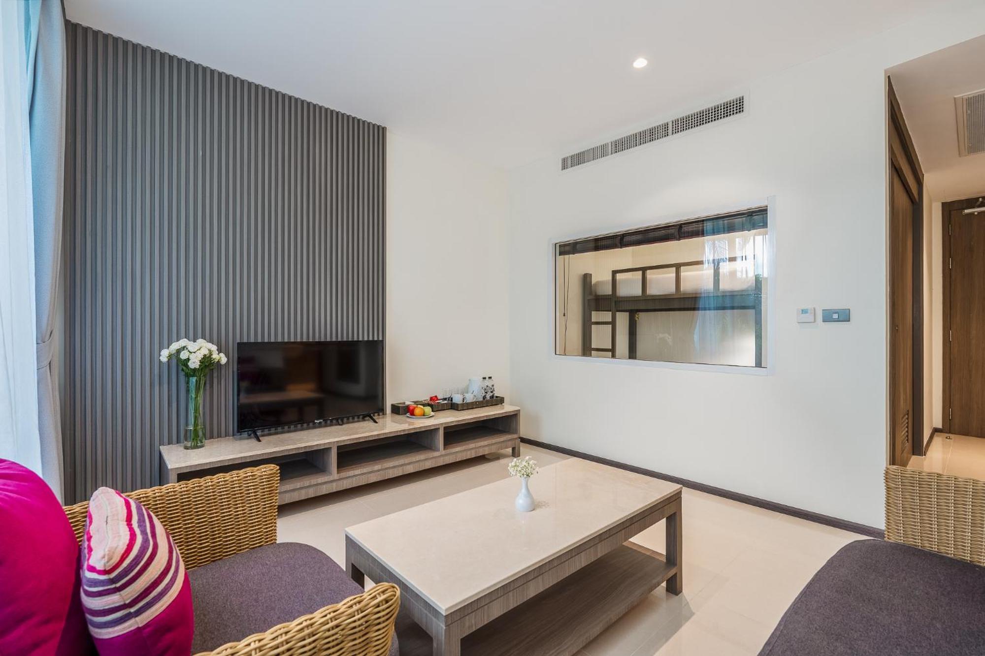 Splash Resort, Maikhao Phuket 5*
