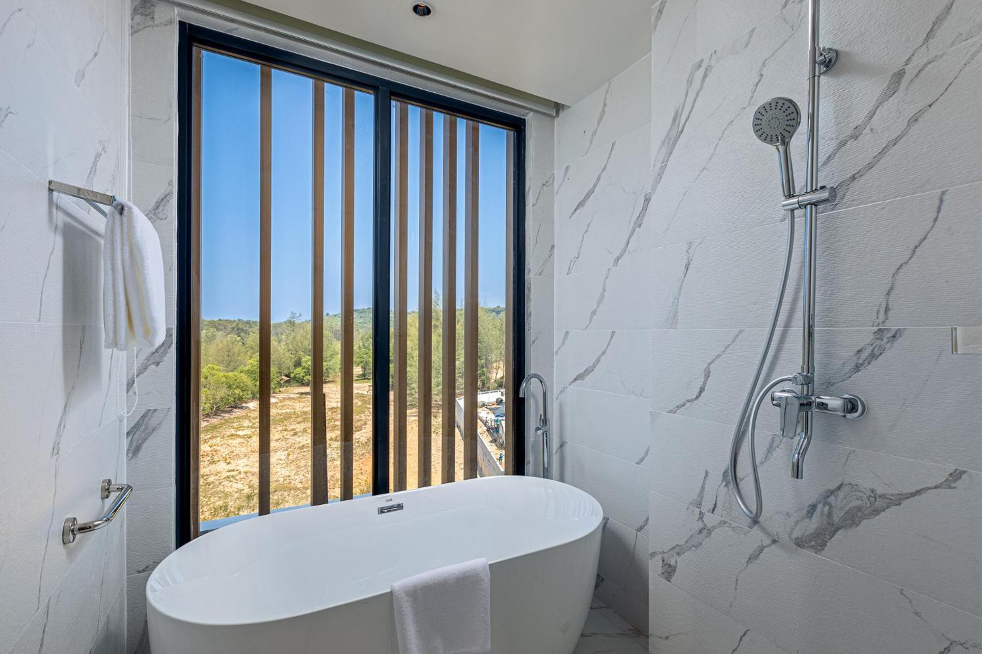 Laya Phuket Island 5*