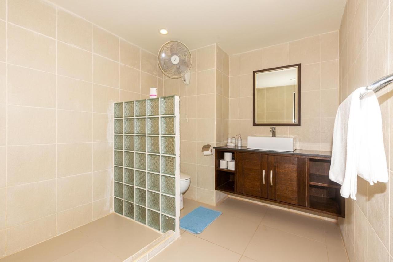 Naiharn Sands Apartment Nai Harn