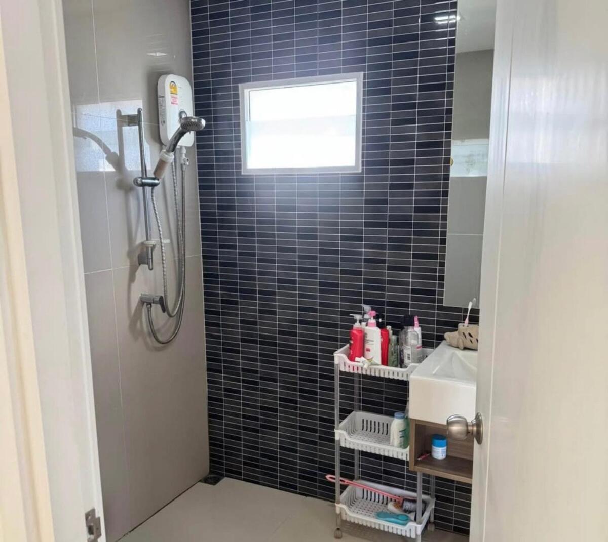 Beautiful 2 Floor In Town