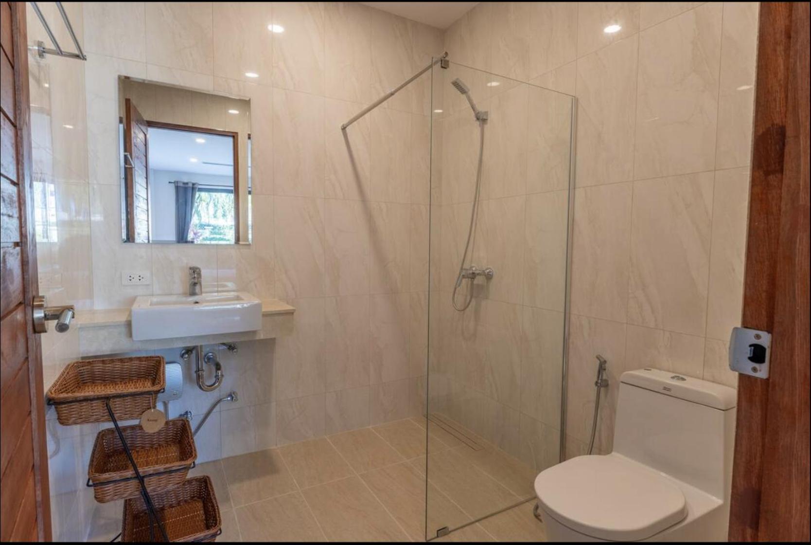 Beautiful 5br Pool Walking Distance To Bangtao And Catch Club * Thalang