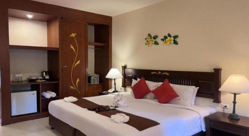 Hyton Leelavadee Hotel