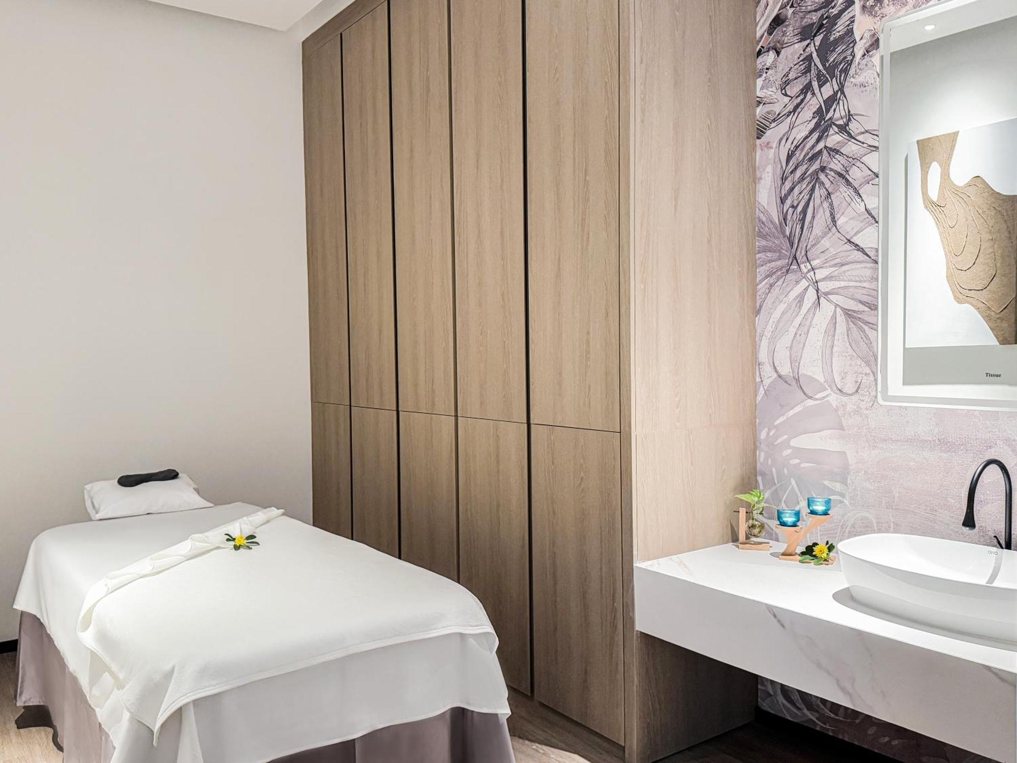 Laya Phuket Island Resort Layan Beach (Phuket)