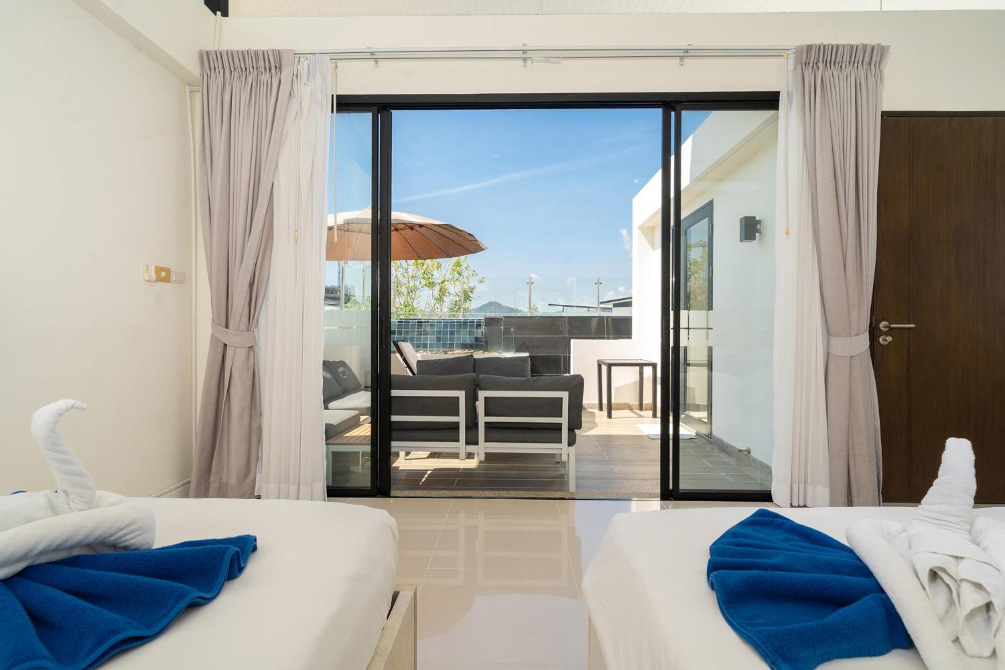 Phuket With Rooftop Pool In Laguna Park