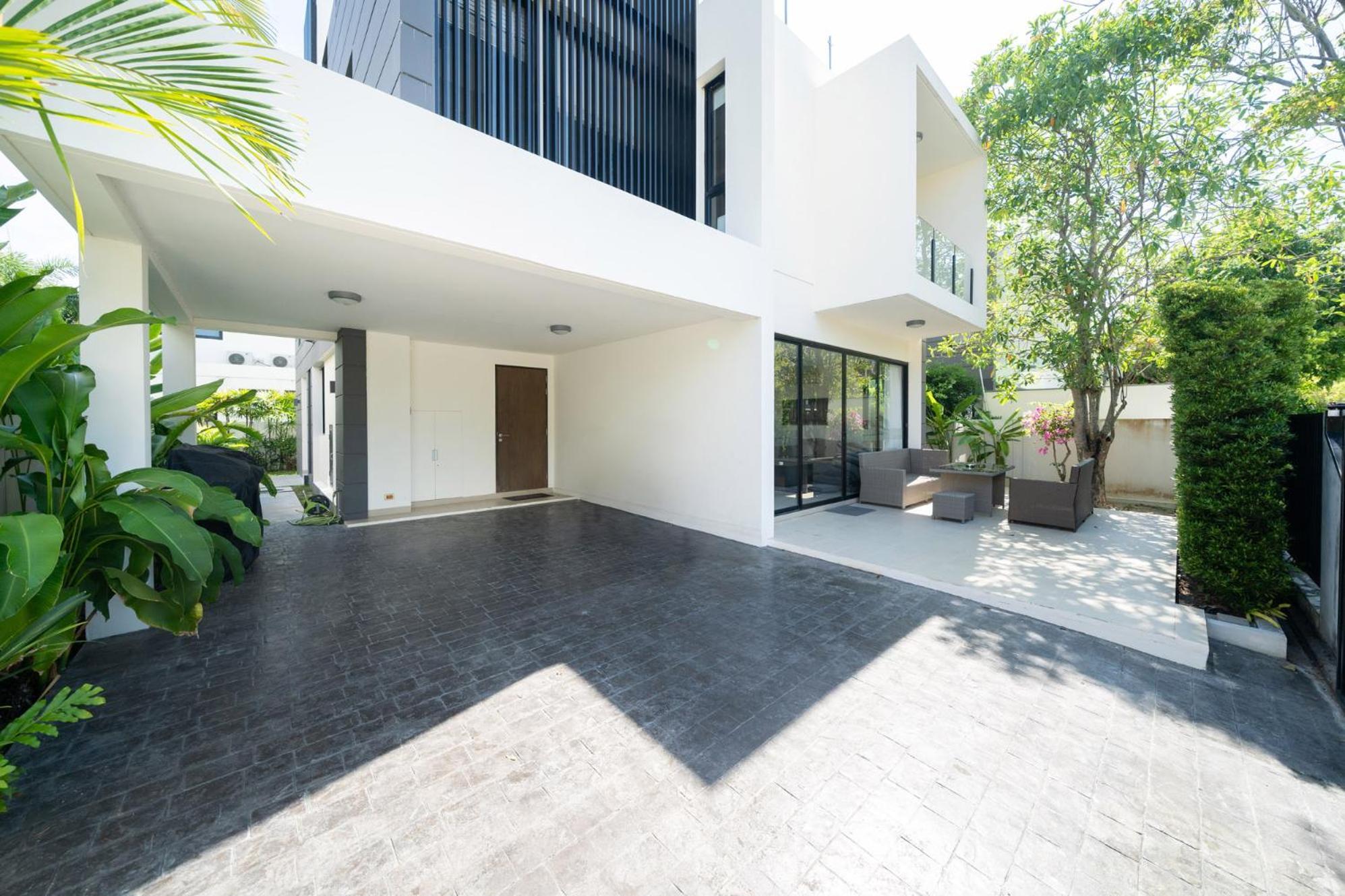 Phuket With Rooftop Pool In Laguna Park