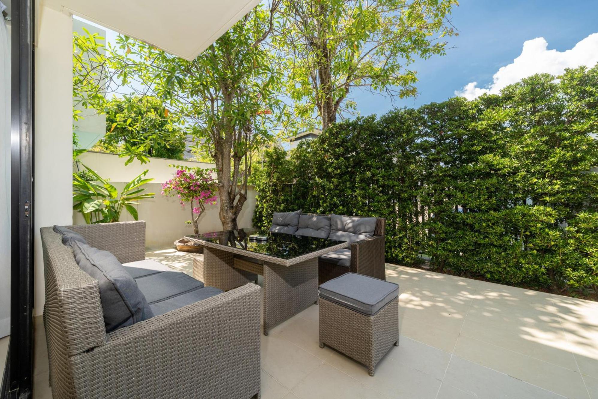 Phuket With Rooftop Pool In Laguna Park