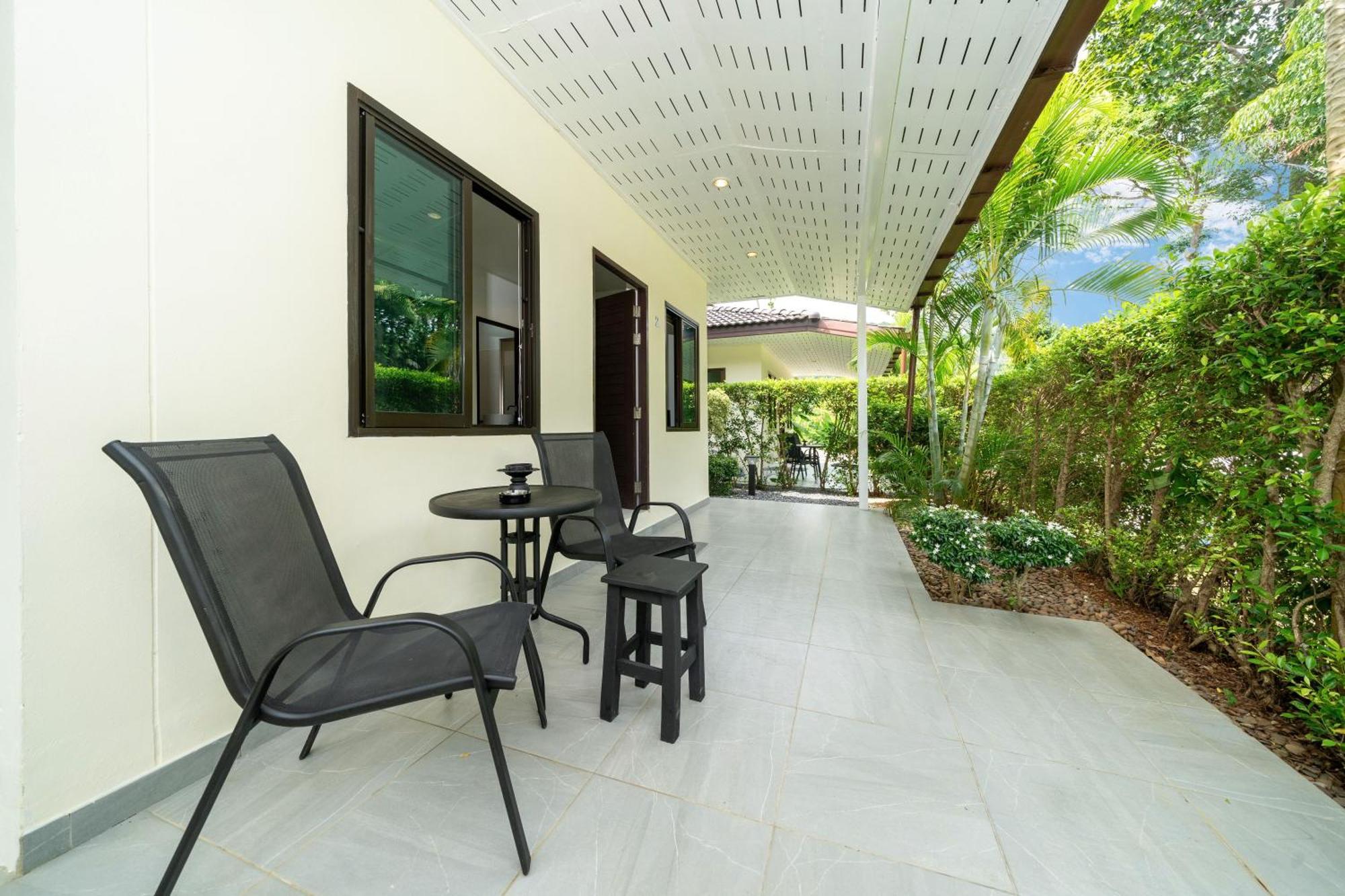 Oxavia Garden Oasis In Nai Harn - Your Private Tropical Garden With 3 And Jacuzzi Villa *