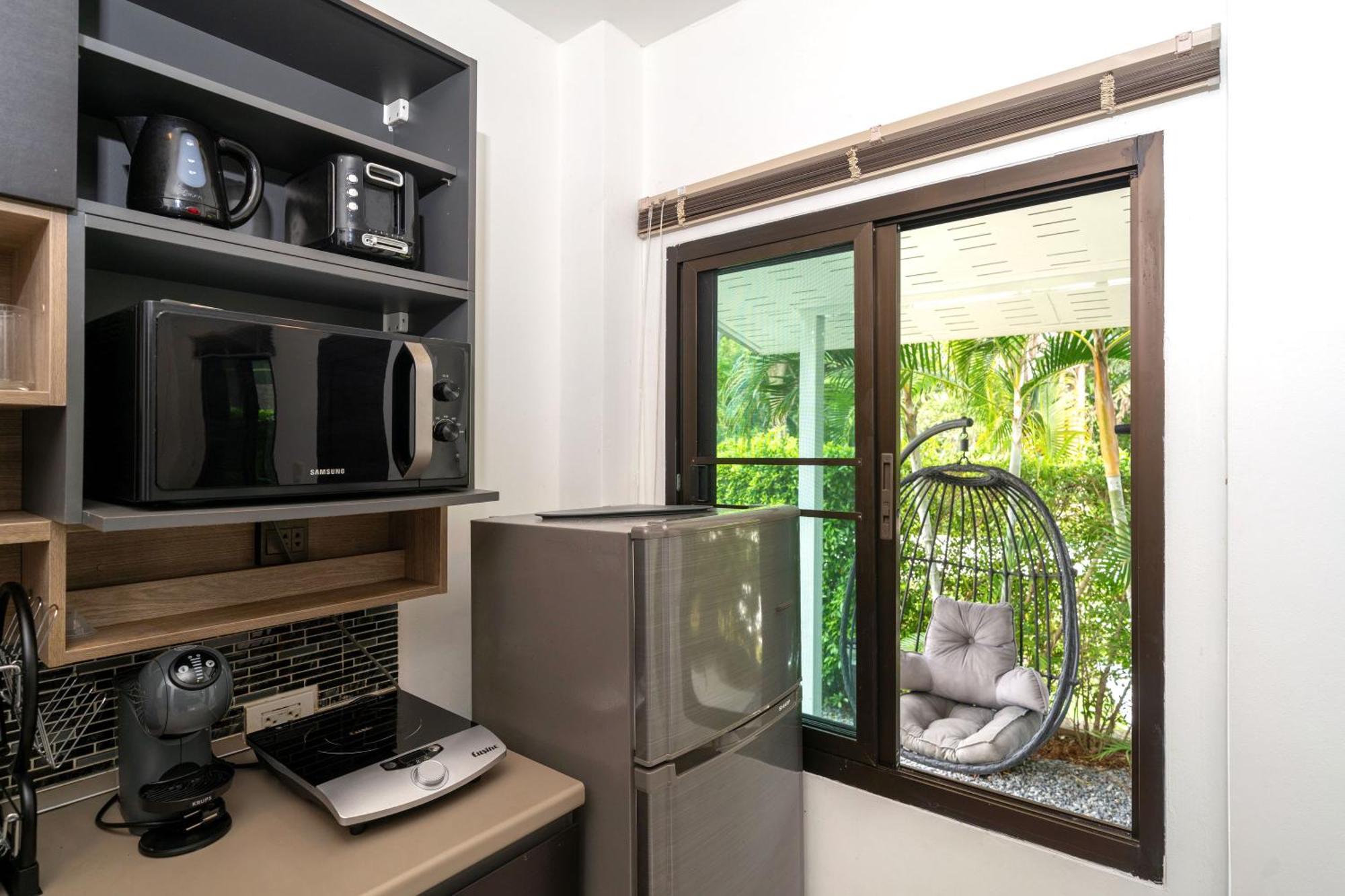 Oxavia Garden Oasis In Nai Harn - Your Private Tropical Garden With 3 And Jacuzzi Villa