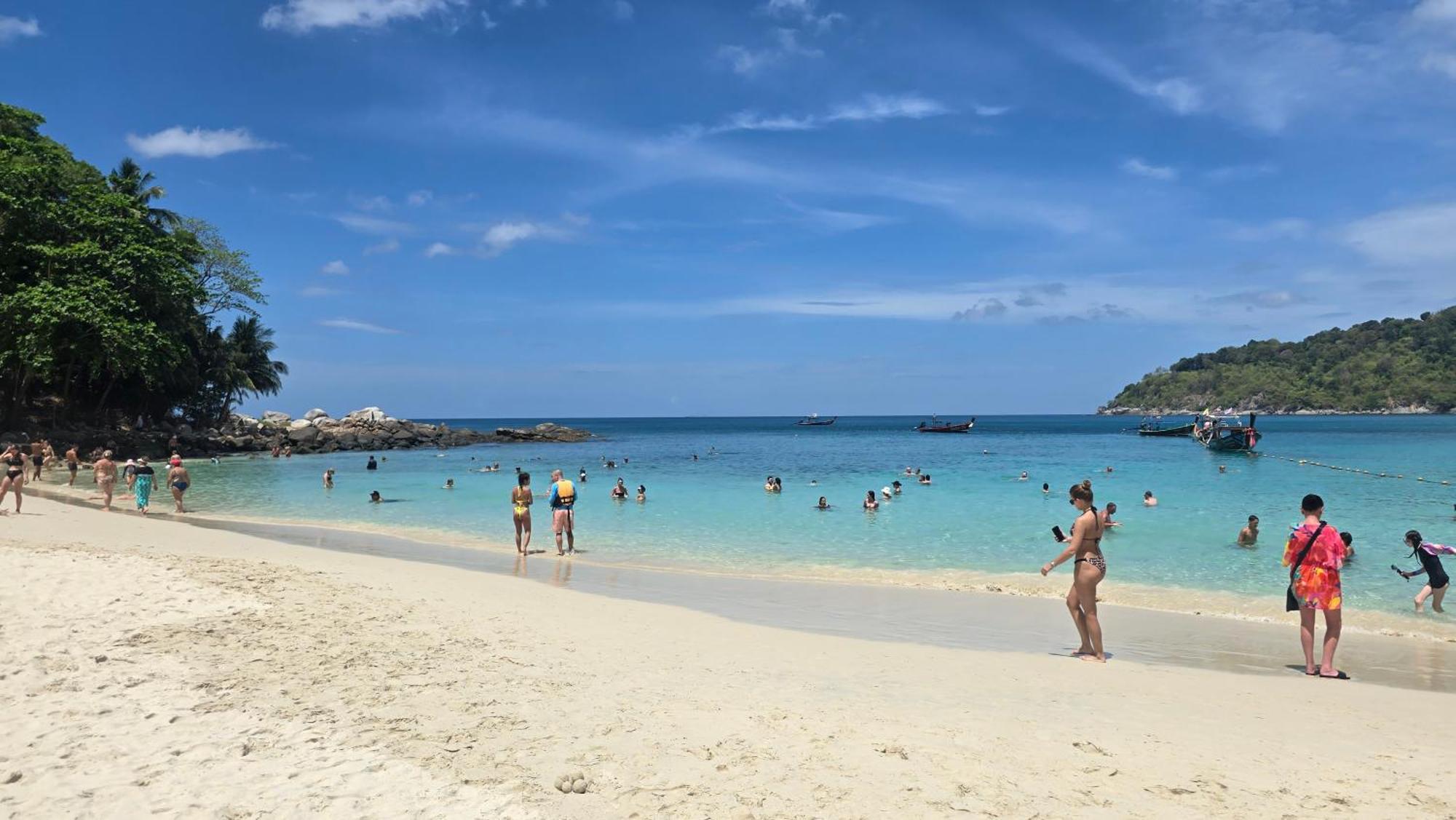 I Talay Phuket Katil