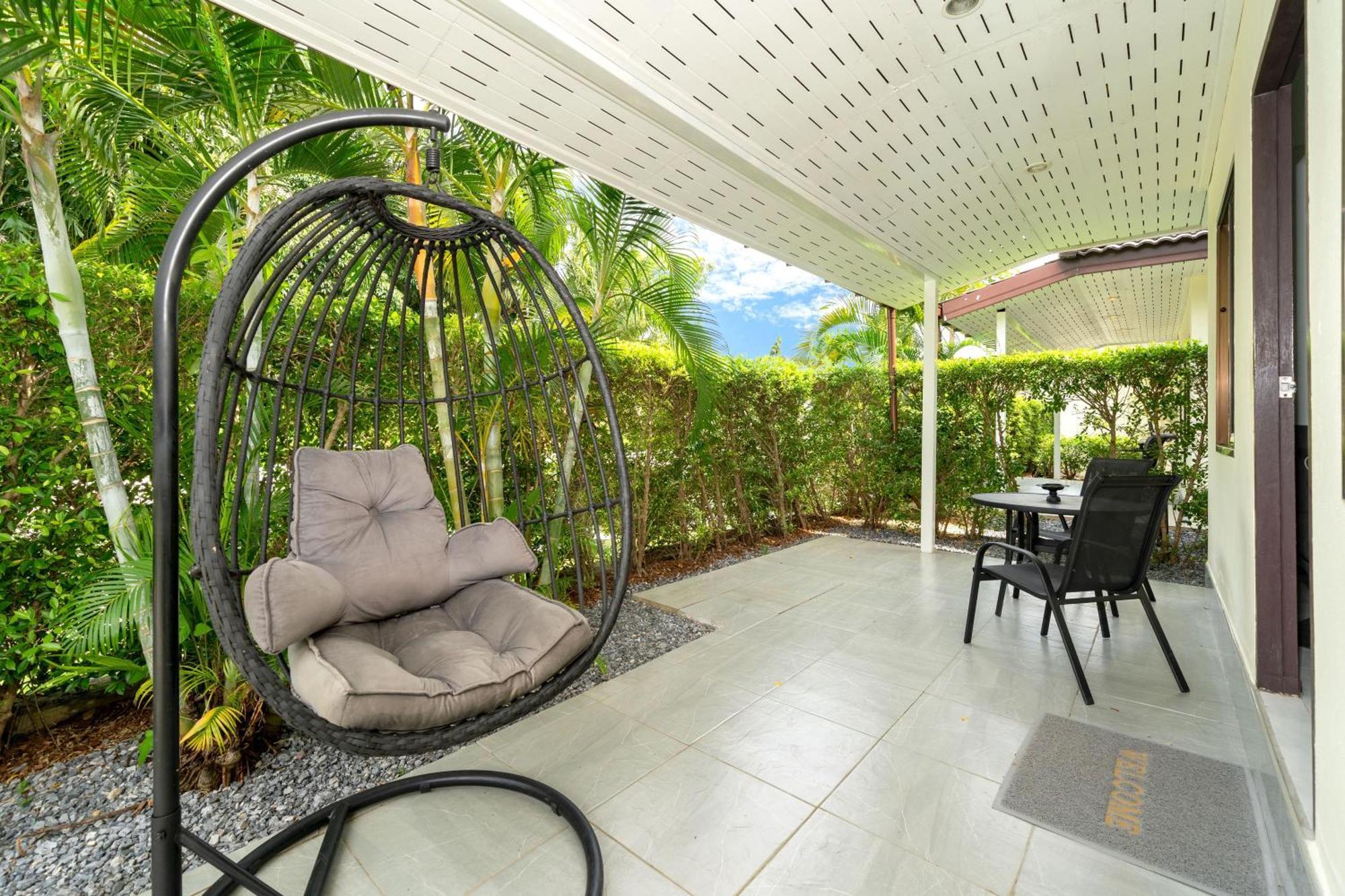 Oxavia Garden Oasis In Nai Harn - Your Private Tropical Garden With 3 And Jacuzzi