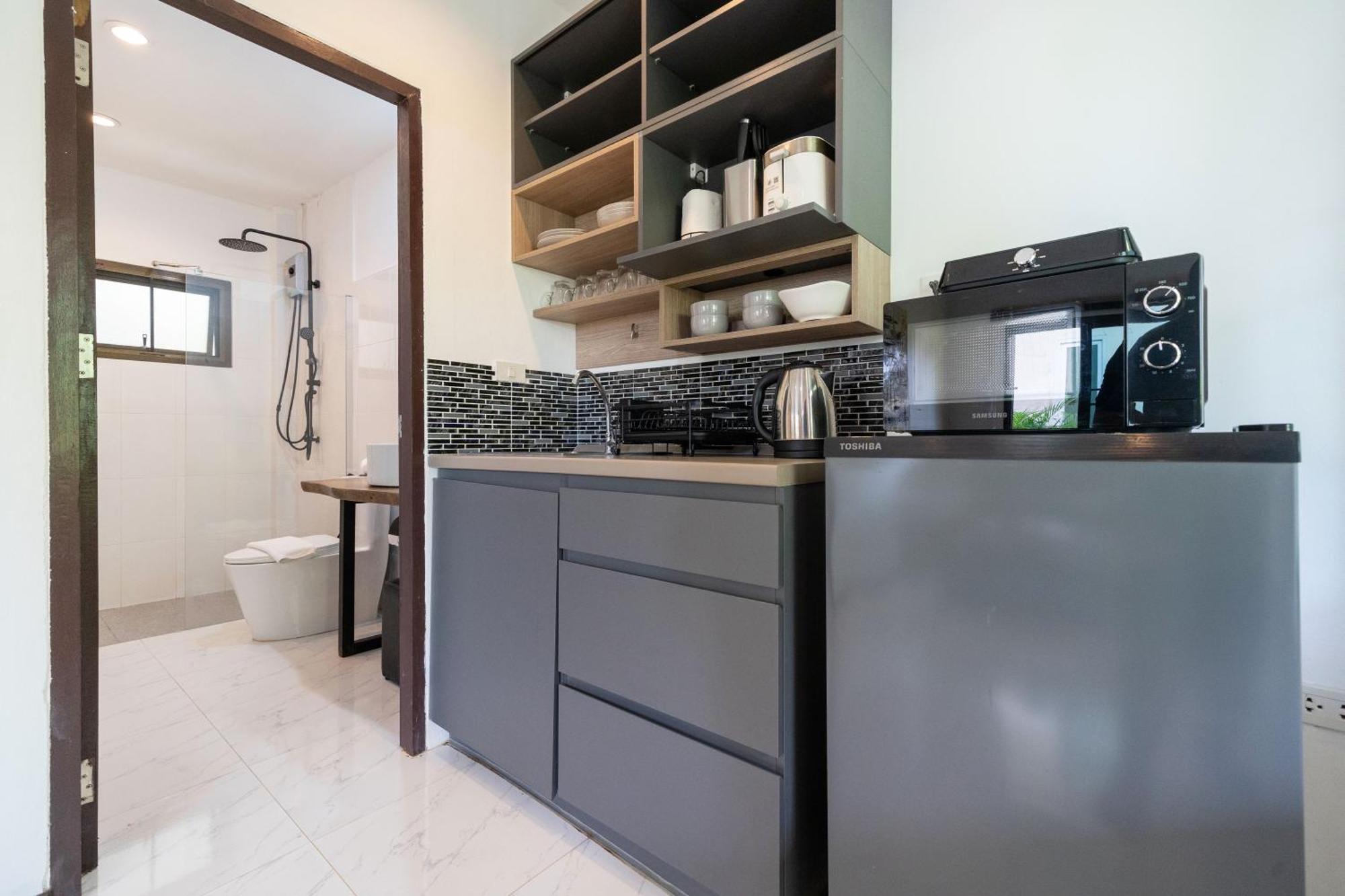 Oxavia Garden Oasis In Nai Harn - Your Private Tropical Garden With 3 And Jacuzzi Villa *