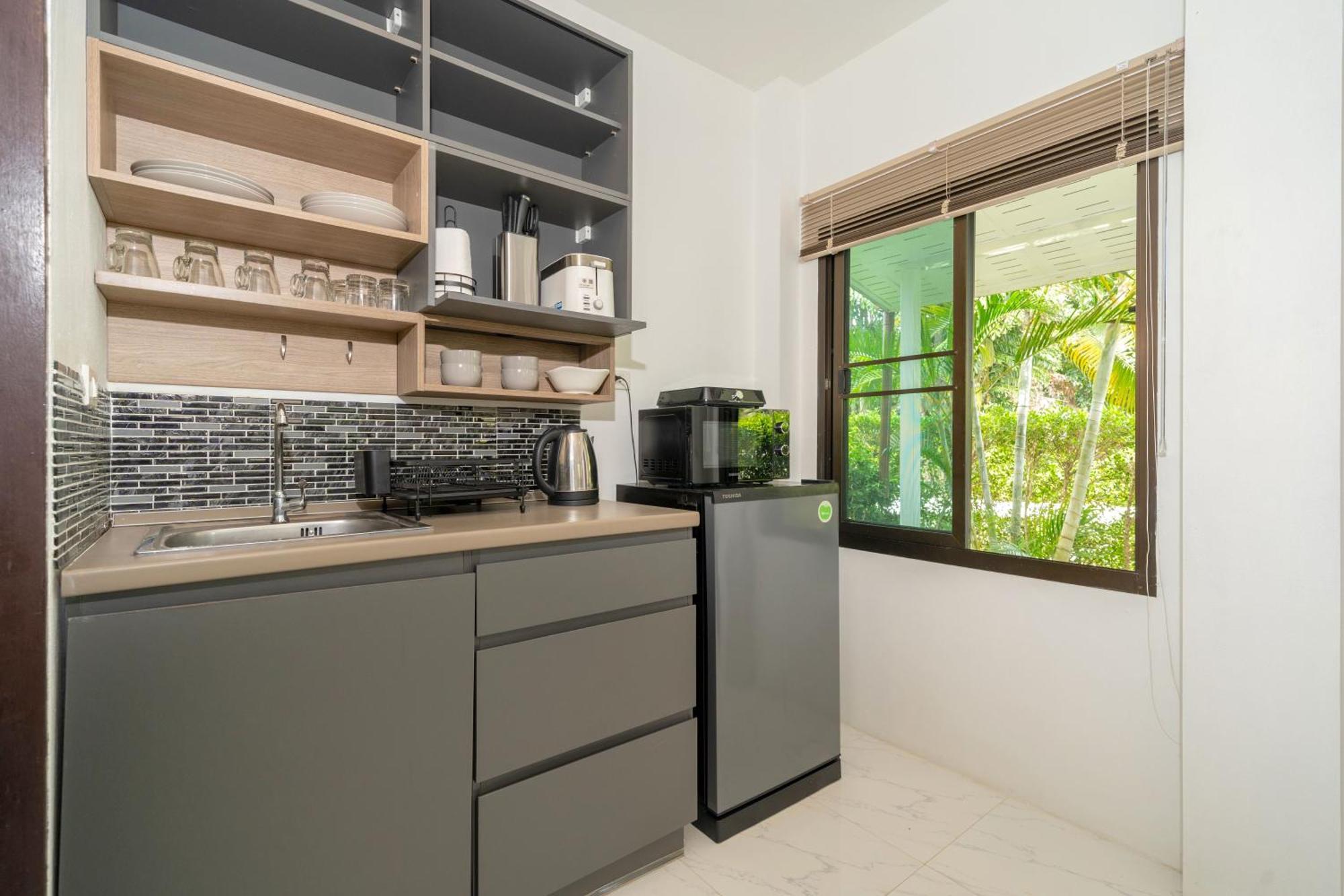 Oxavia Garden Oasis In Nai Harn - Your Private Tropical Garden With 3 And Jacuzzi
