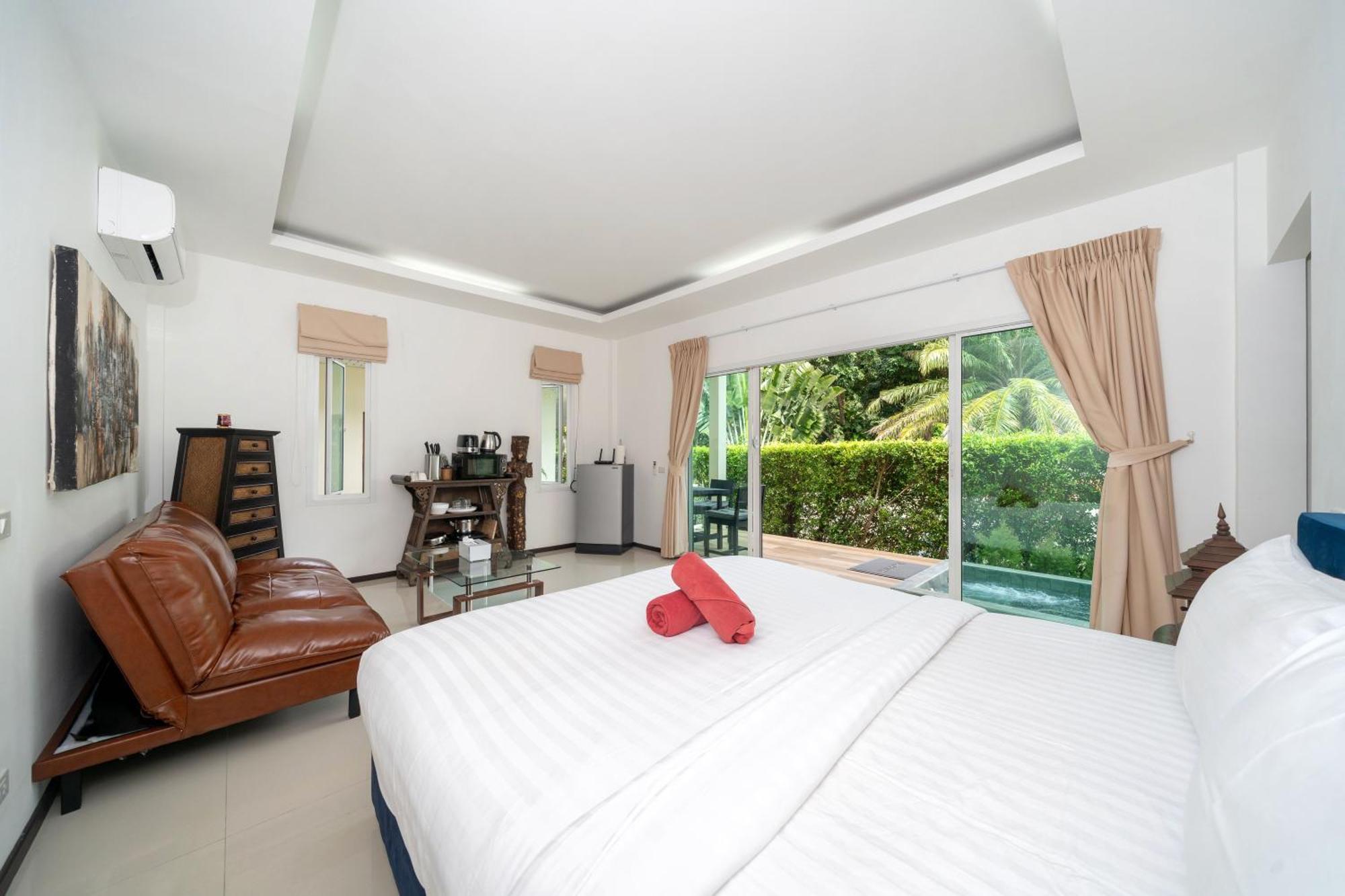 Oxavia Garden Oasis In Nai Harn - Your Private Tropical Garden With 3 And Jacuzzi
