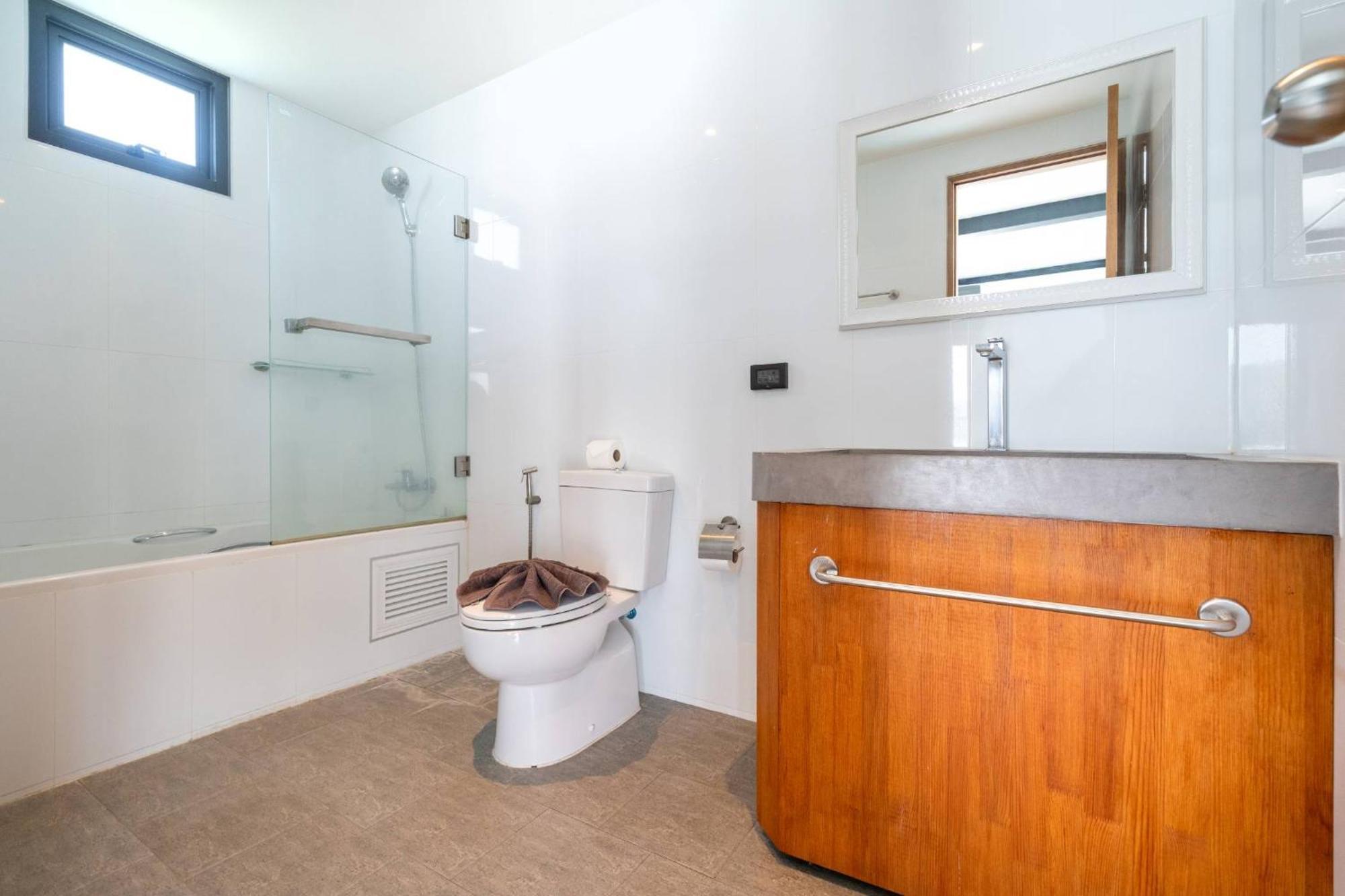 New & Modern, Loft Style 4br Sunset Garden 3, 12m Salt Pool, Just 10min Drive Naiharn * Ban Saiyuan