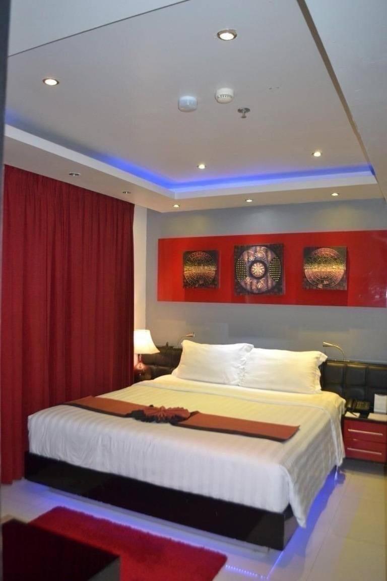 Apartment 1 Bed On Bangla, 3 Minutes Walk To