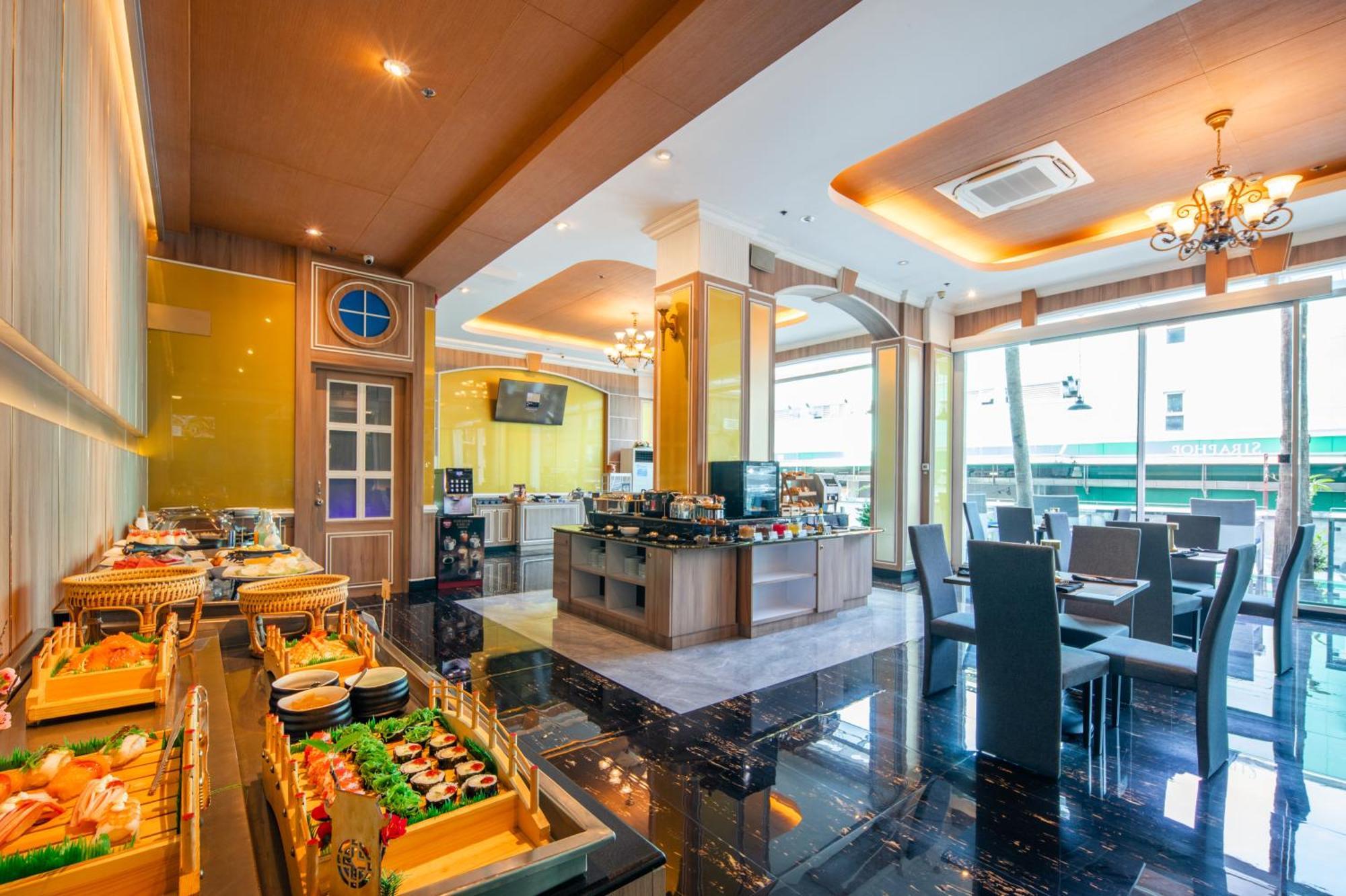 Hotel Sira Grande &