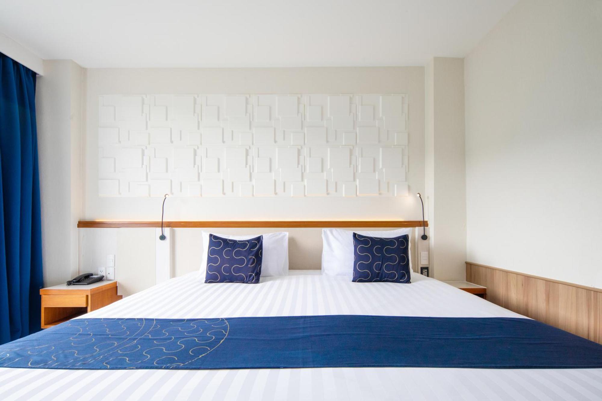 Hotel Sira Grande &