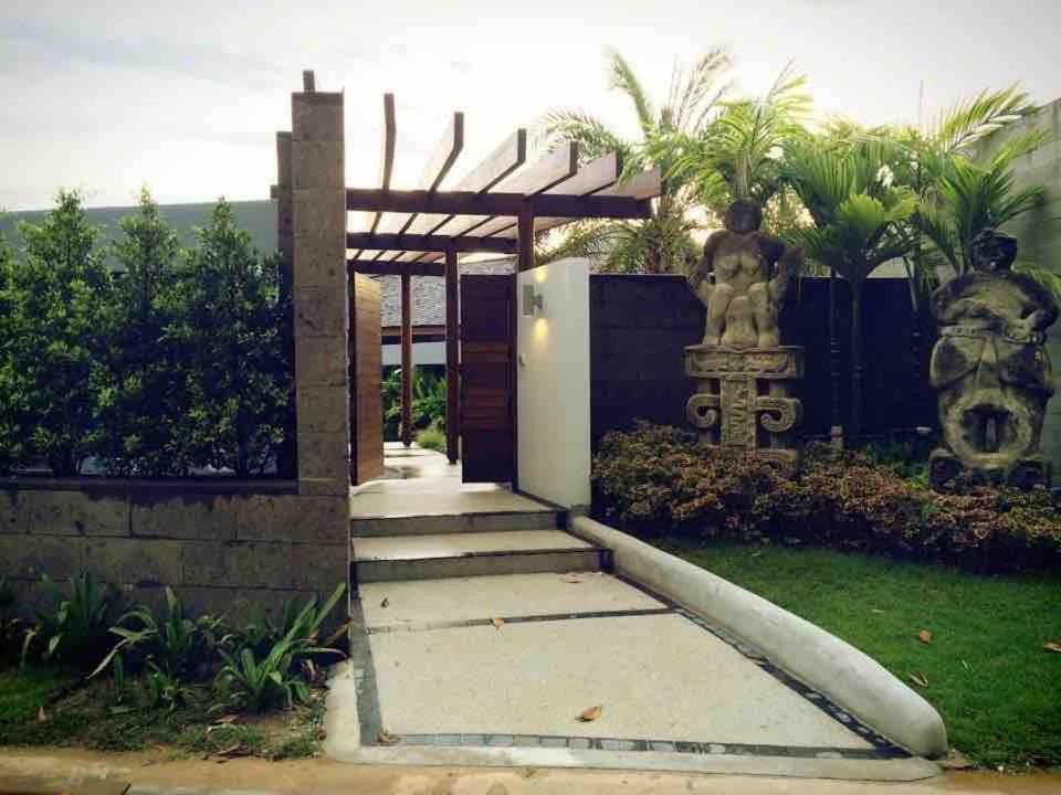 Tranquil View On Phuket Golf Estate Villa *