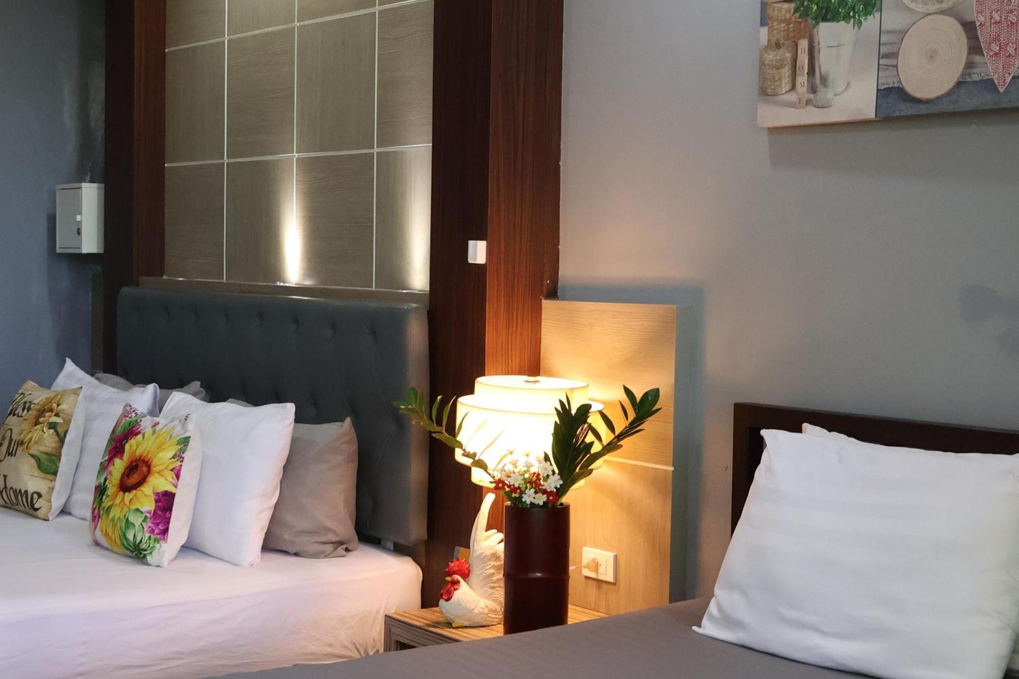 Hotel Eat N Sleep Phuket