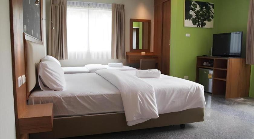 Phuket Ecozy 2*
