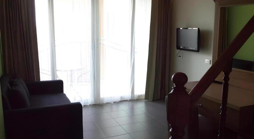 Phuket Ecozy Hotel