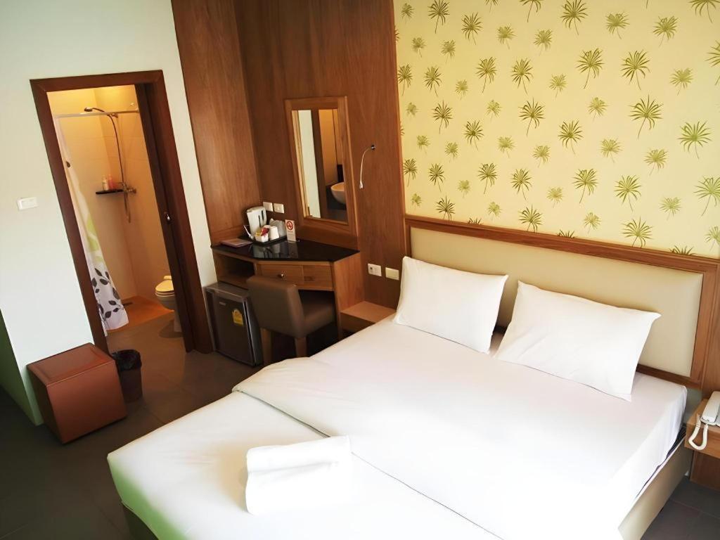 Phuket Ecozy Hotel