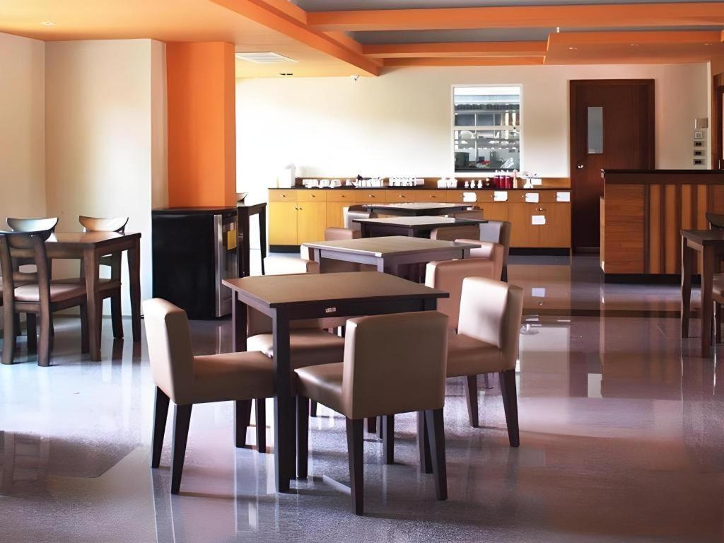 Phuket Ecozy Hotel 2*