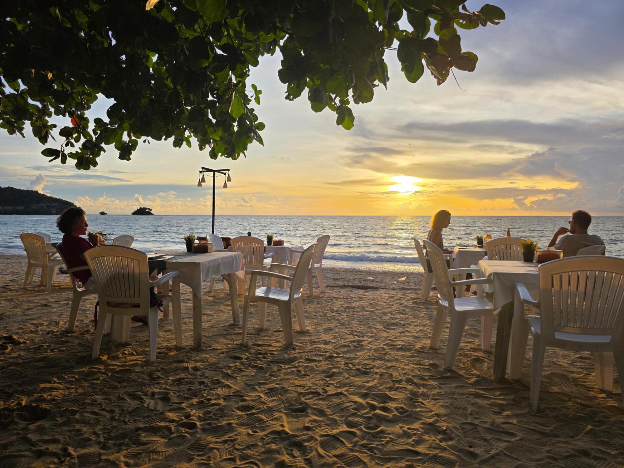 Resort Tt Naiyang Phuket 2*