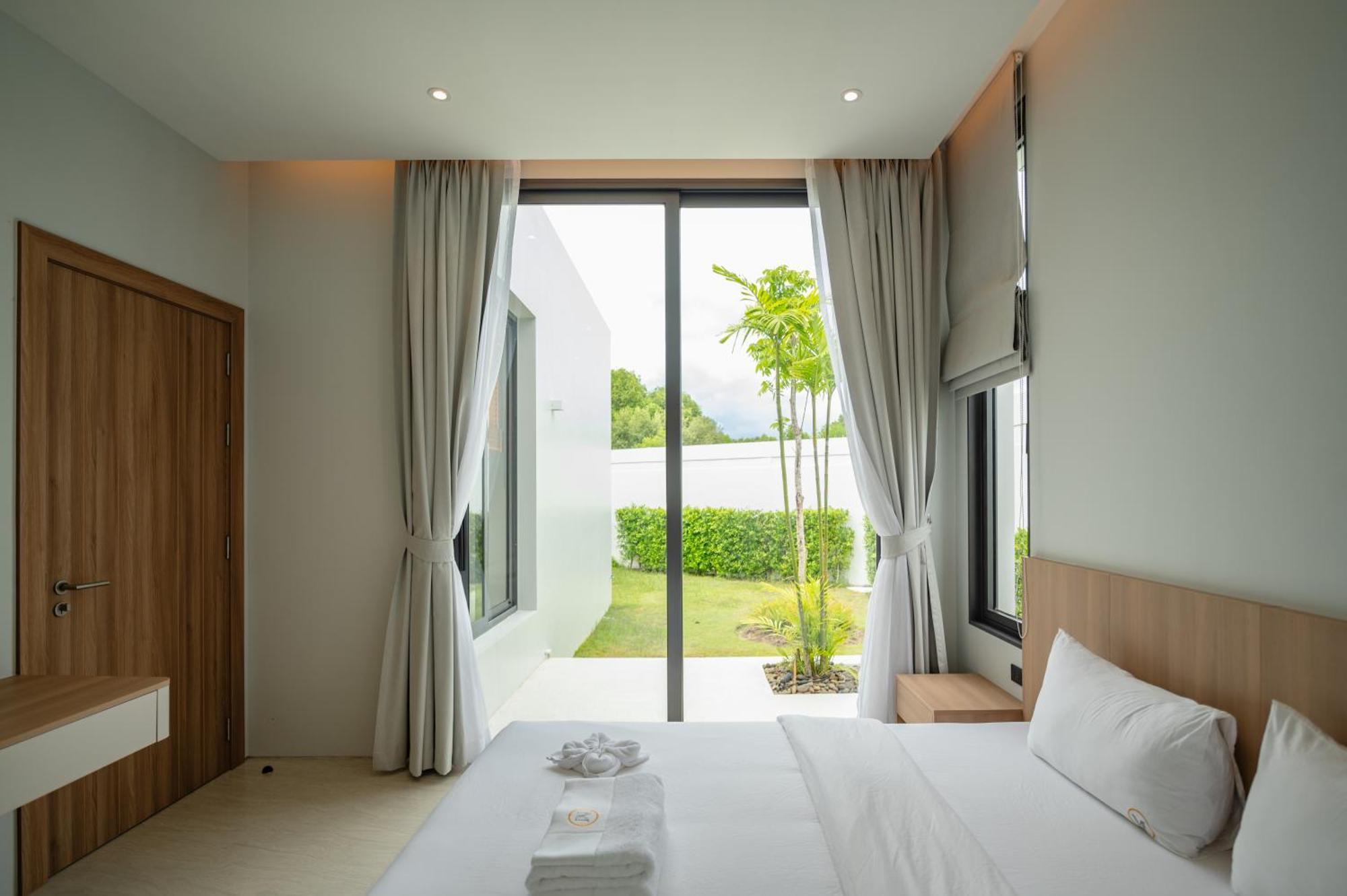 Mouana Song Khun 5-bedroom Pool 89-11 *