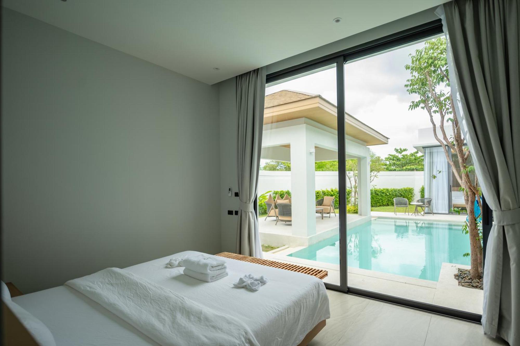 Mouana Song Khun 5-bedroom Pool 89-11 Villa