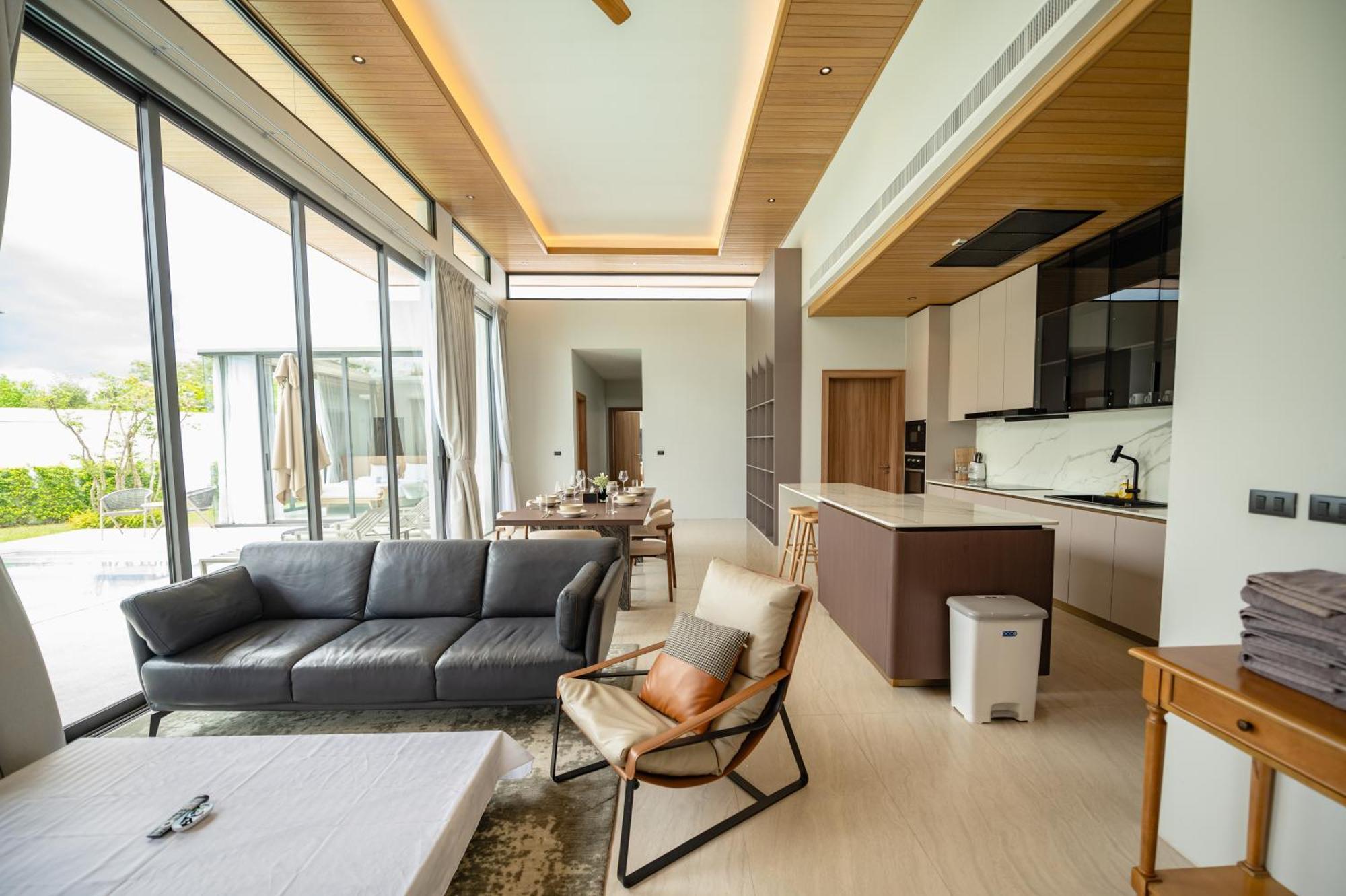 Mouana Song Khun 5-bedroom Pool 89-11
