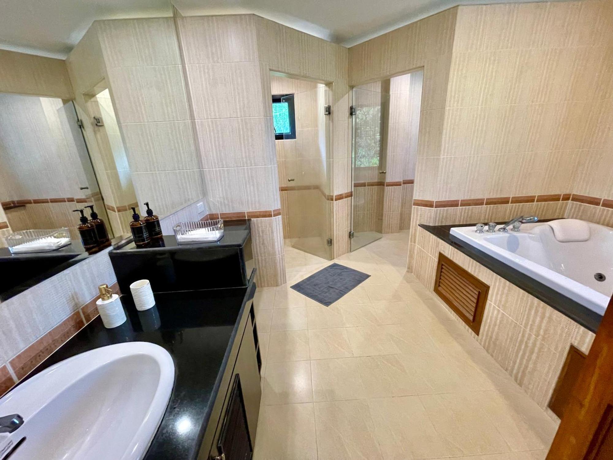 Kata Sunset - 3br Private Pool - Seaview Villa *