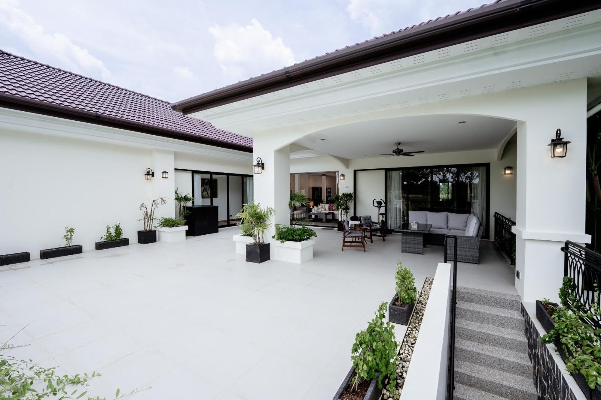 Villa Viola 7 Bedroom, Fully Staffed, On The Golf Course Landkreis Thalang