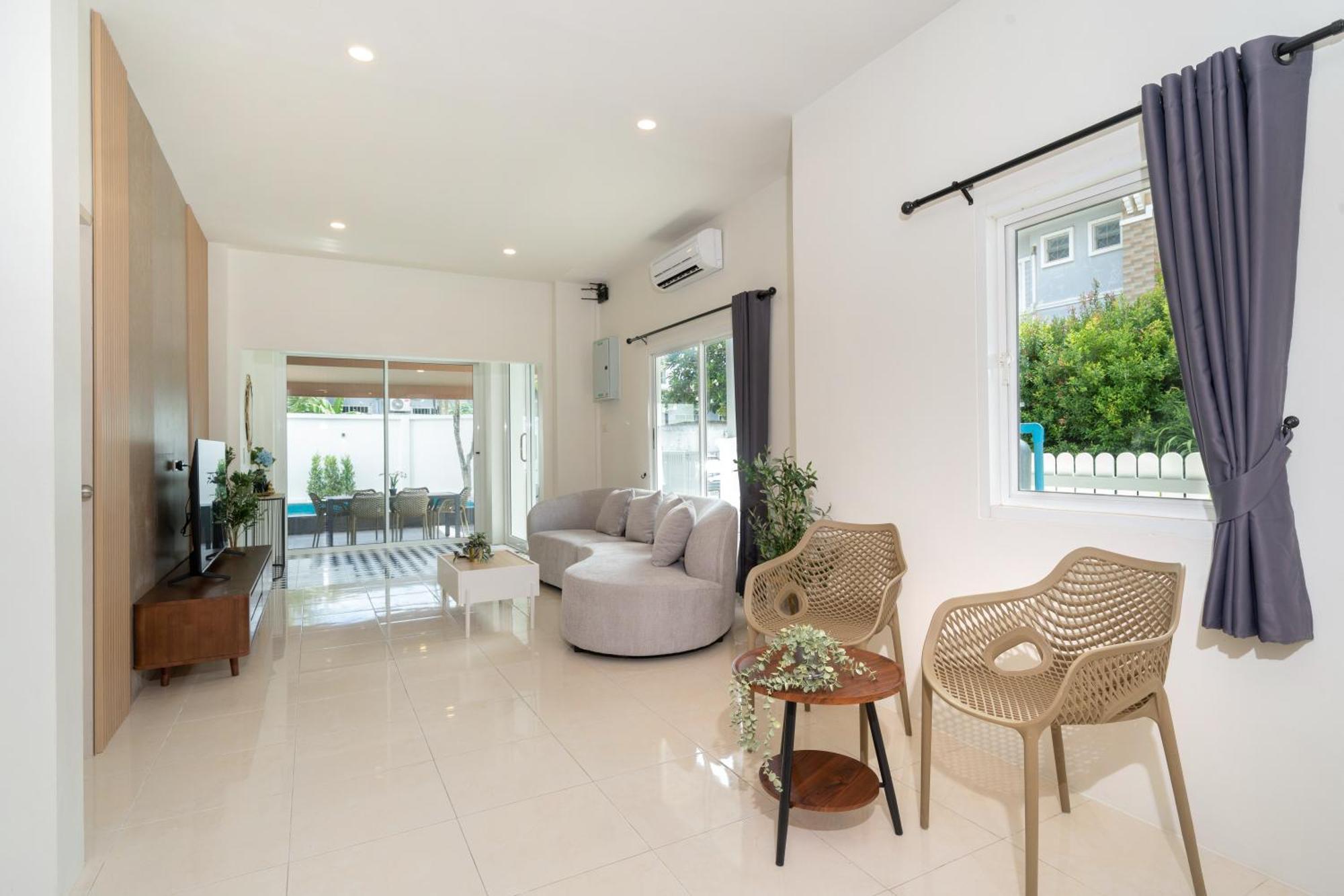 Prime Patong-5br-6br Pool Photo Before Book Patong