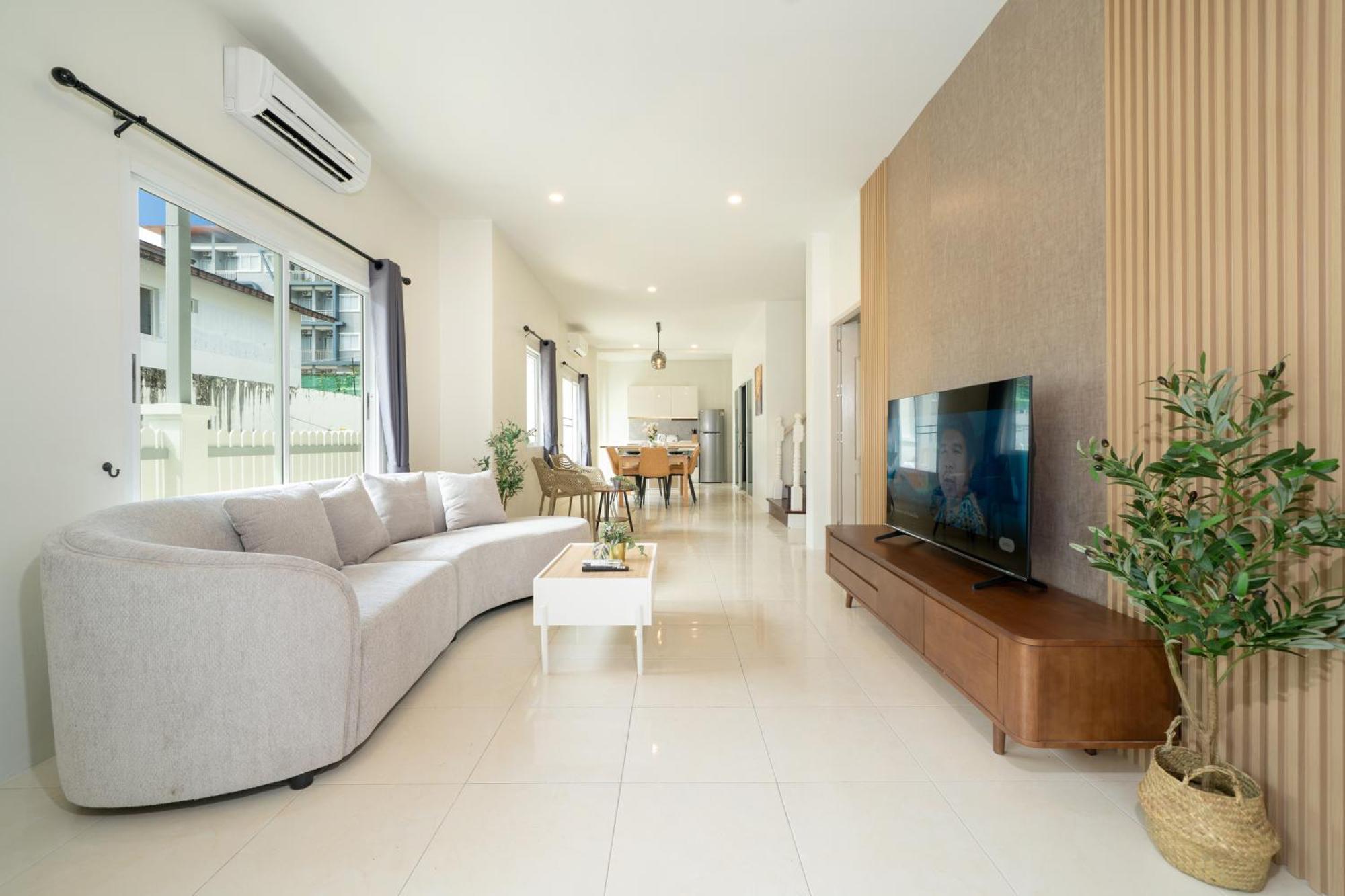 Holiday home Prime Patong-5br-6br Pool Photo Before Book *