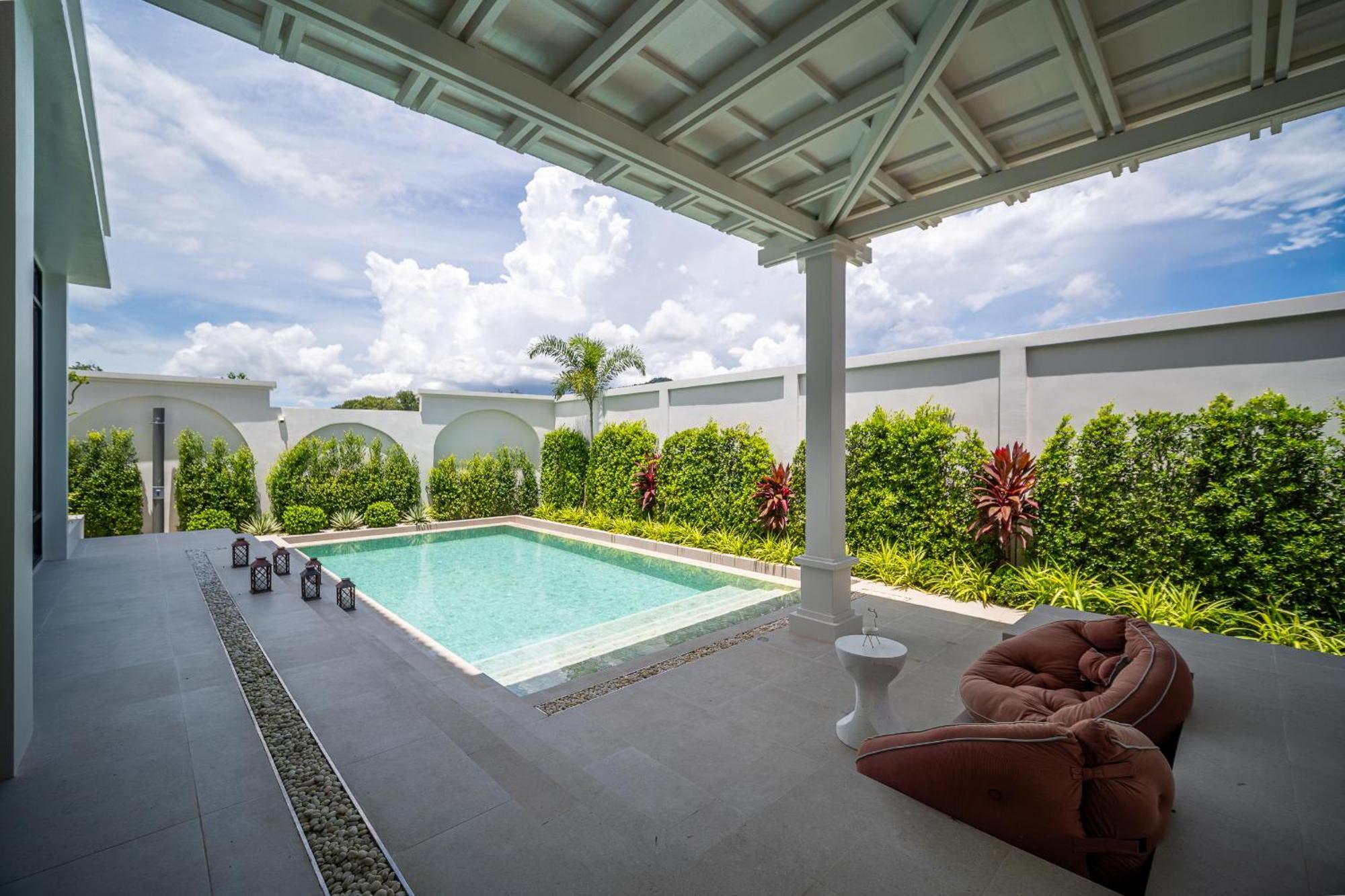 Villa Fifth Element Pool By Nla