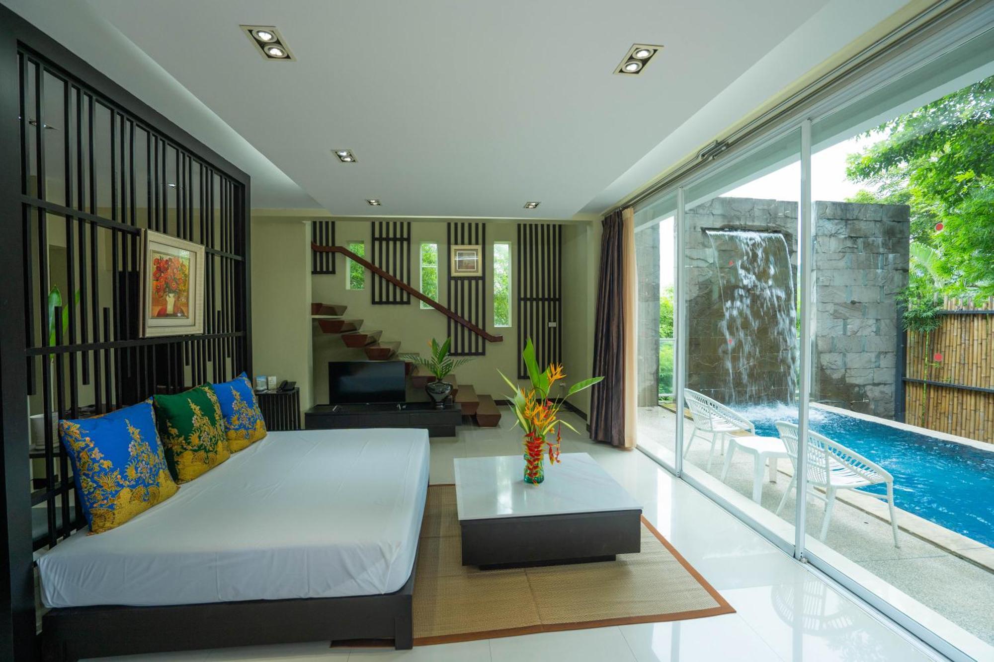 Peach Blossom & Pool - Sha Hotel