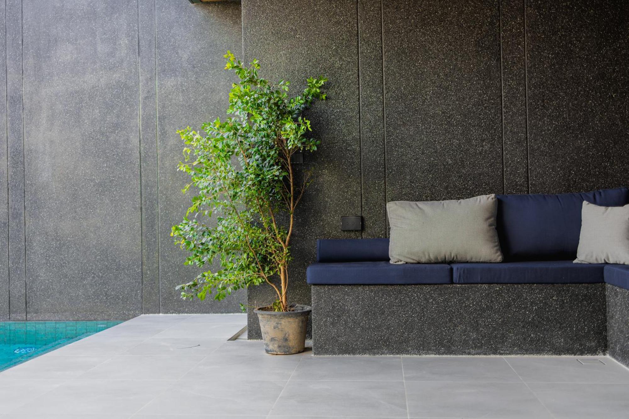 Akra Collection - Hideaway