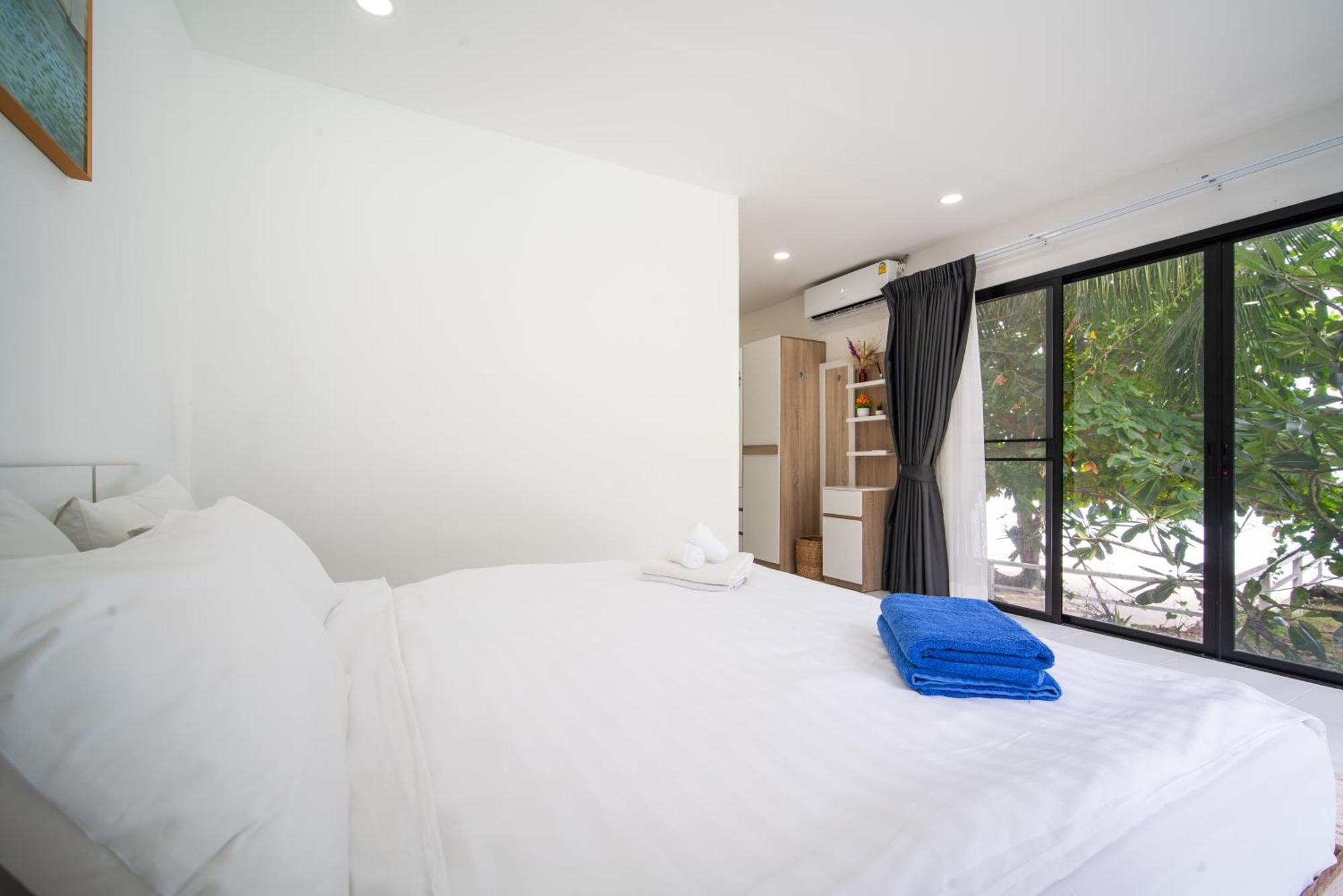 Mona Seaview Pool Front Aoyon Vila
