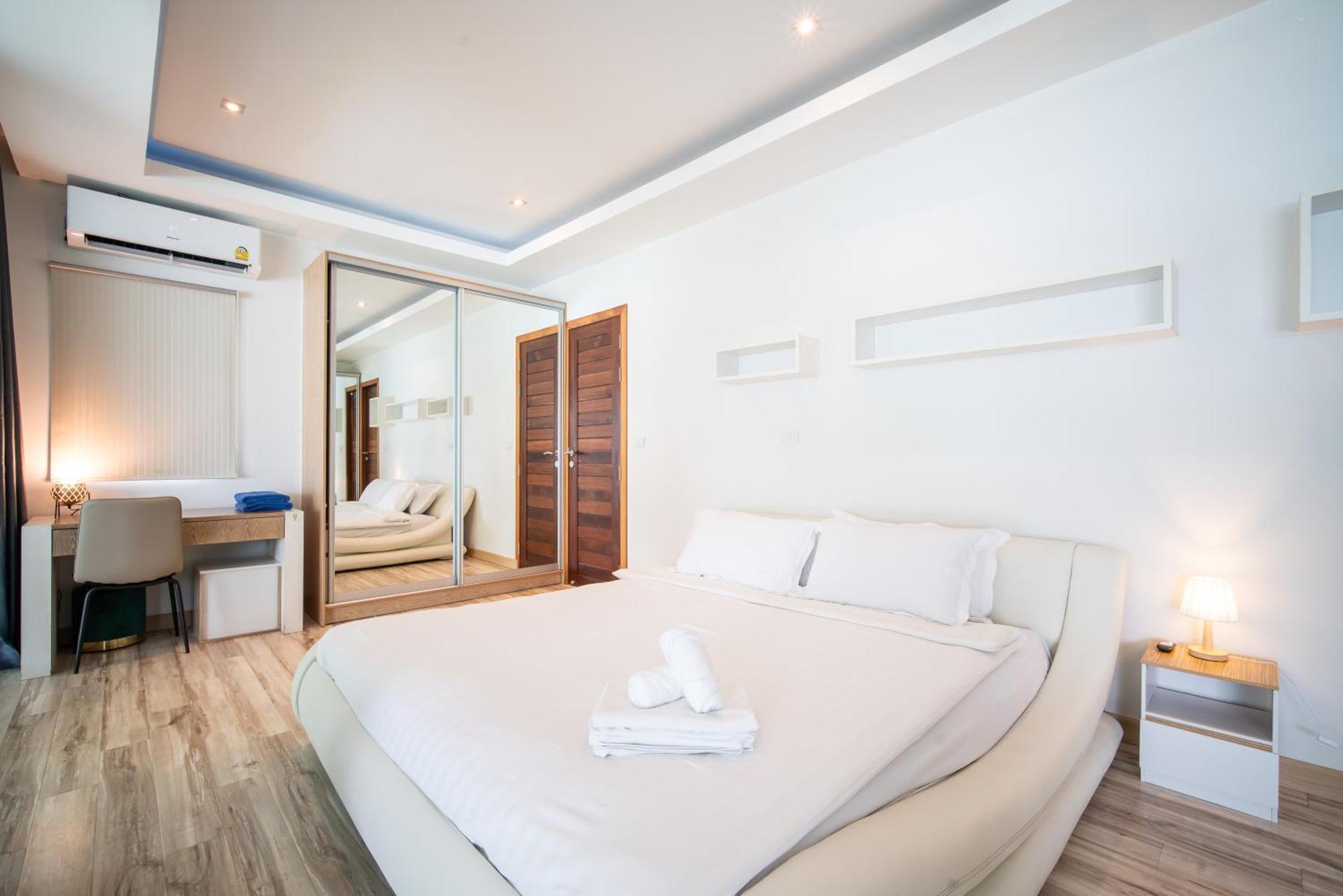 Mona Seaview Pool Front Aoyon Vila