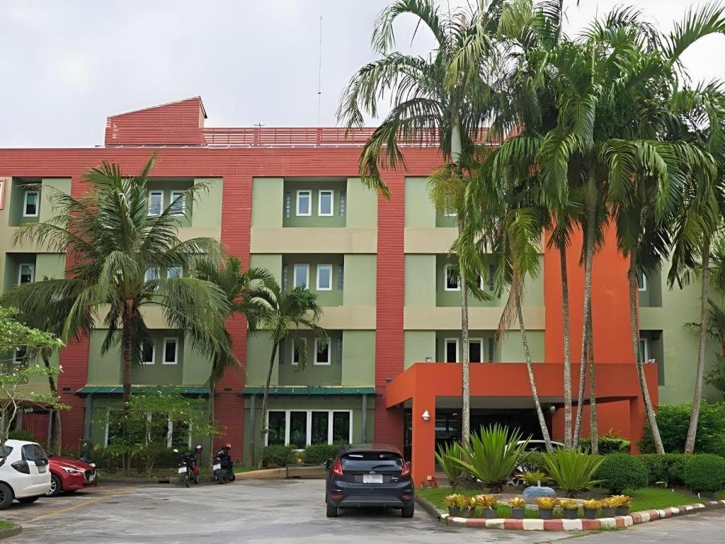 Ecozy Hotel Phuket