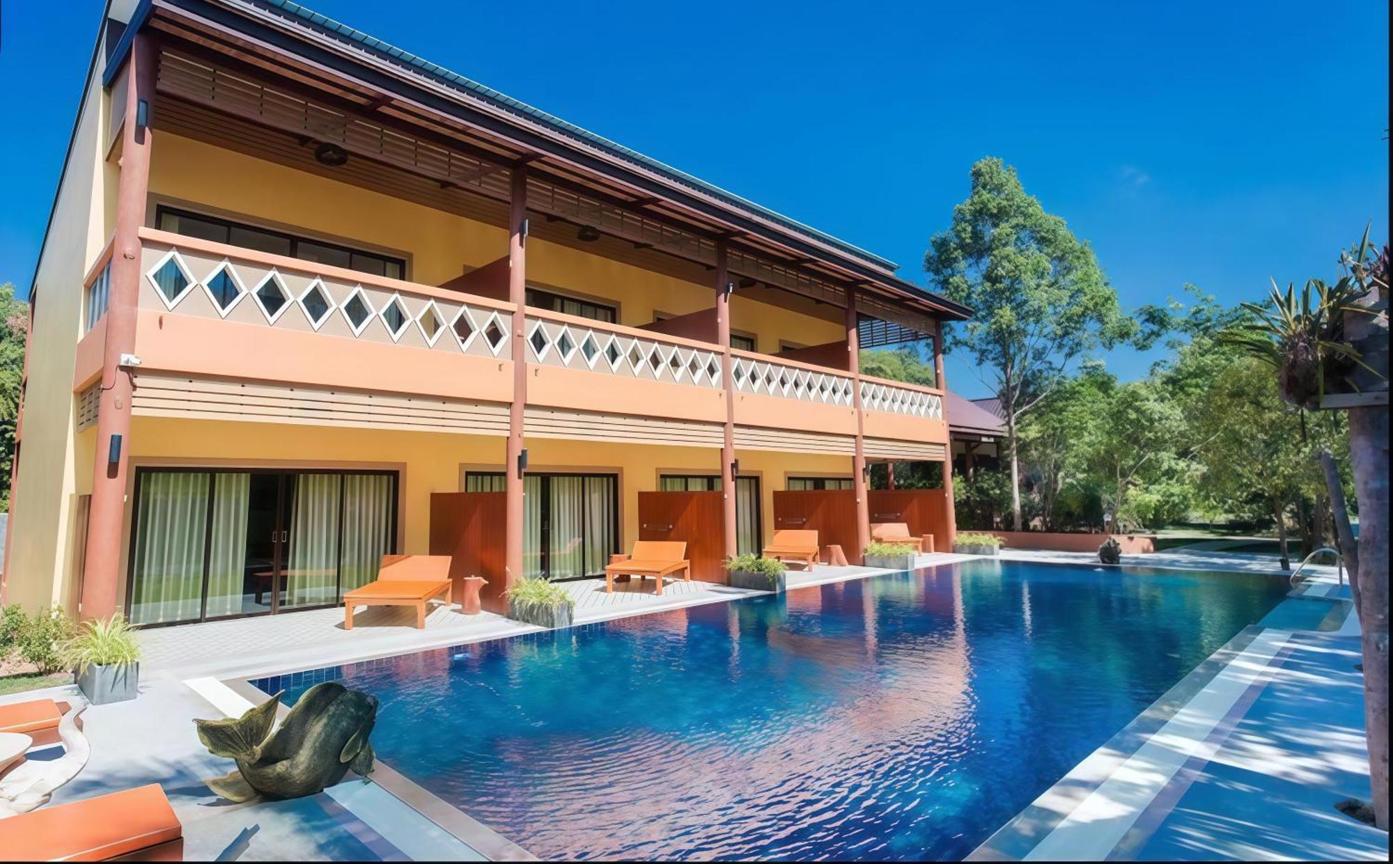 Oya International Phuket Hotel