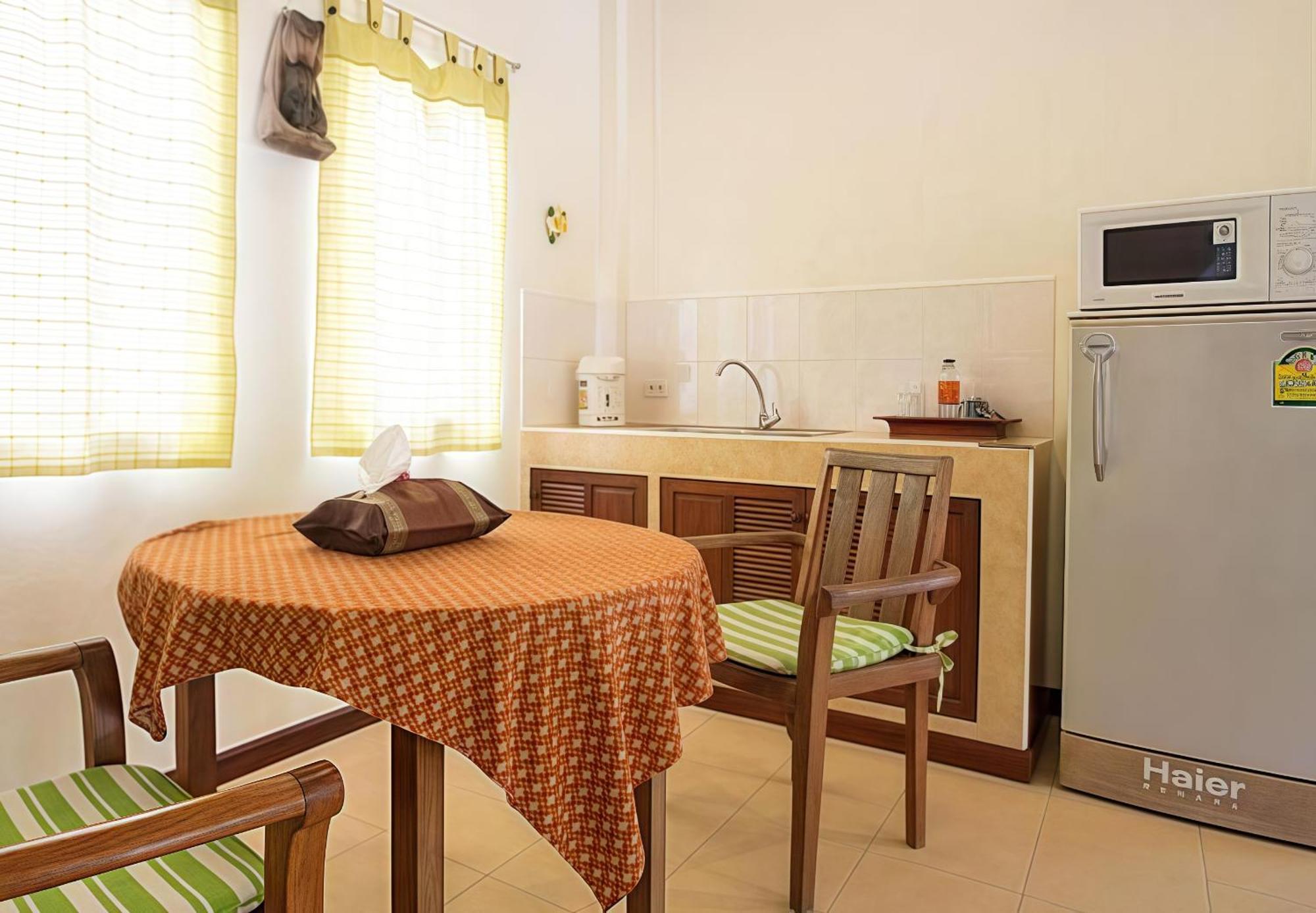 Hotel Oya International Phuket 4*