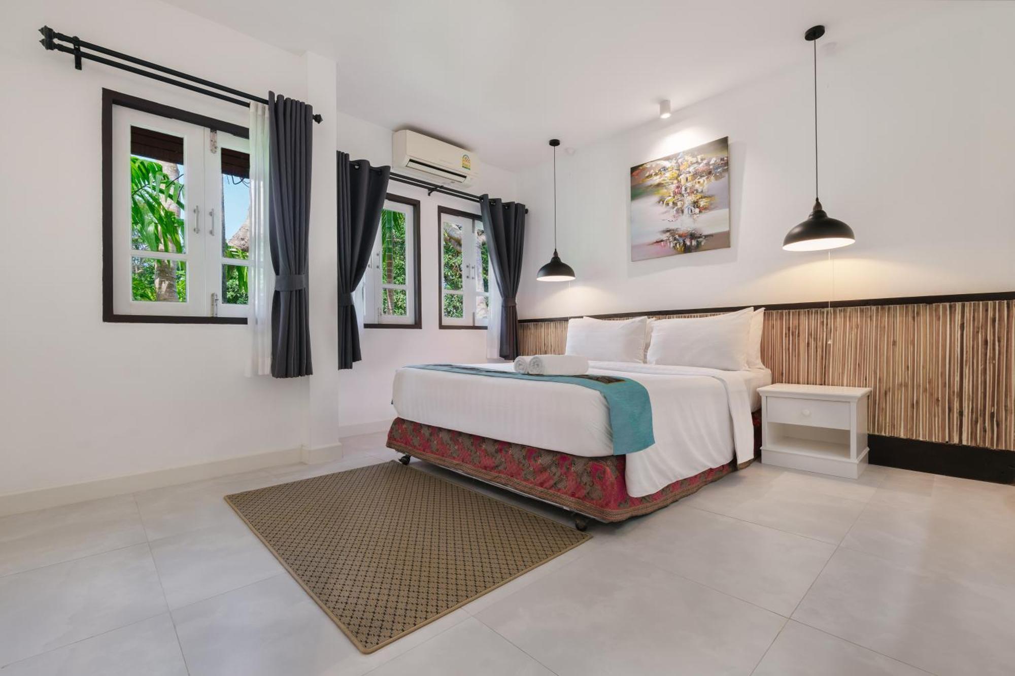 Palm Village 3*