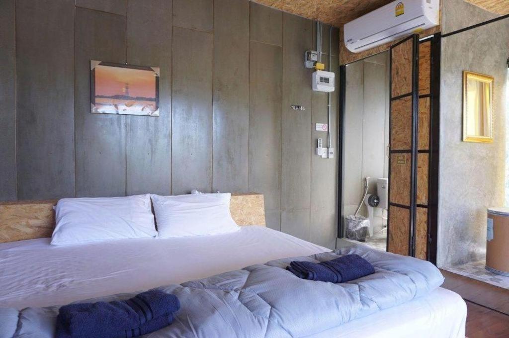 Near (adults Only) Asrama