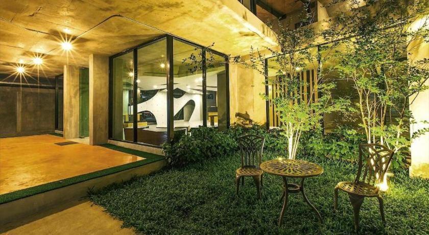B2 Boutique & Budget Hotel