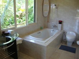 Oasis Naturist *