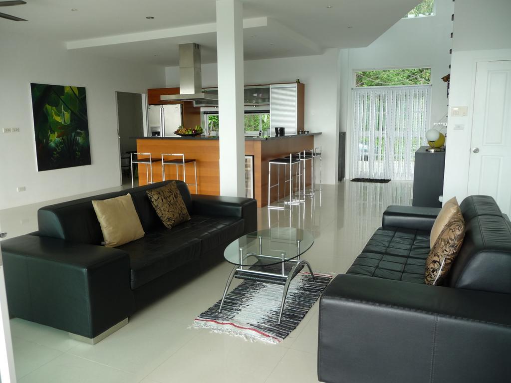Ginborn 5 Bedroom Pool With Sea View In