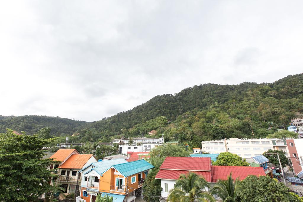 Barefoot Kalim Front Patong