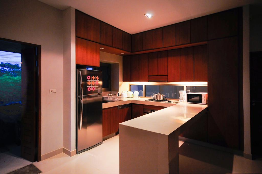Vila Nai Harn Beach Villa *